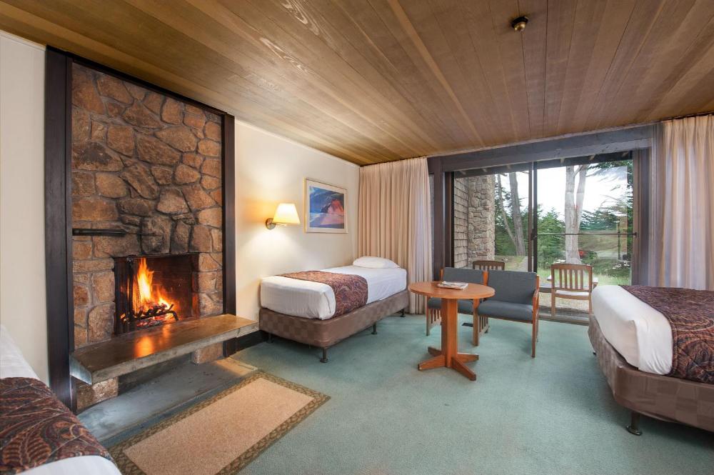 Premium Room with Multiple Beds interior